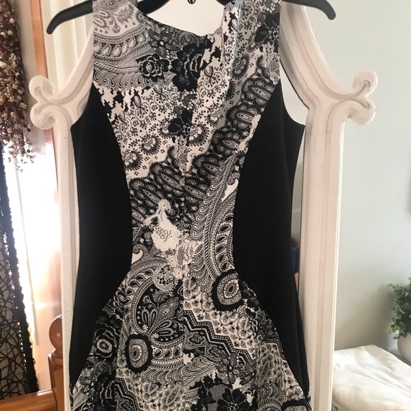 Black and white dress by Lucian Matis - Picture 2 of 2